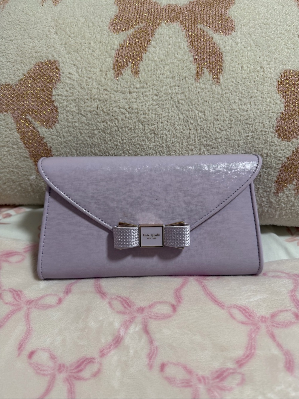 kate spade New York Lavender Bow Envelope Clutch with crossbody chain - Picture 1 of 4